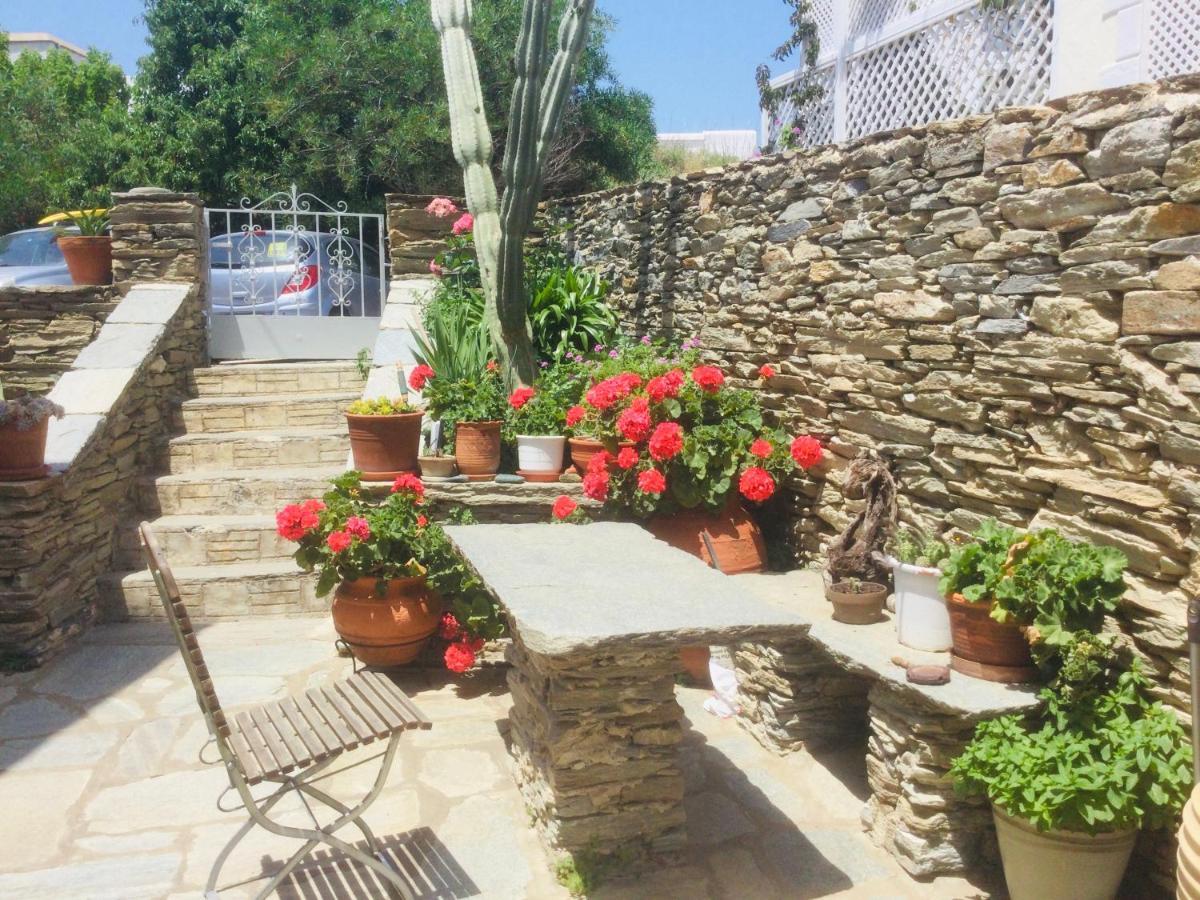 Victoria'S Summerhouse Andros Town Exterior photo